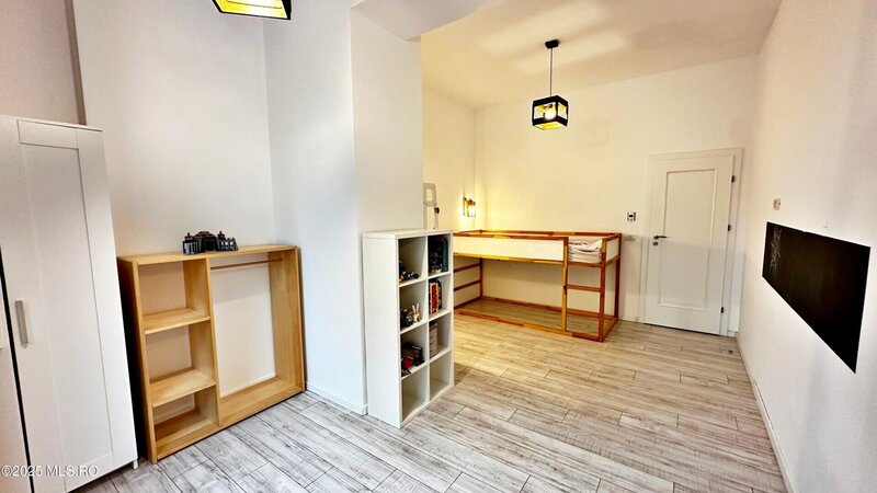 C-ta, Bd. Mamaia apartament 3 camere etaj 1, 95.42 mpt, comision 0%