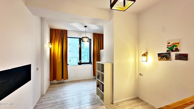 C-ta, Bd. Mamaia apartament 3 camere etaj 1, 95.42 mpt, comision 0%