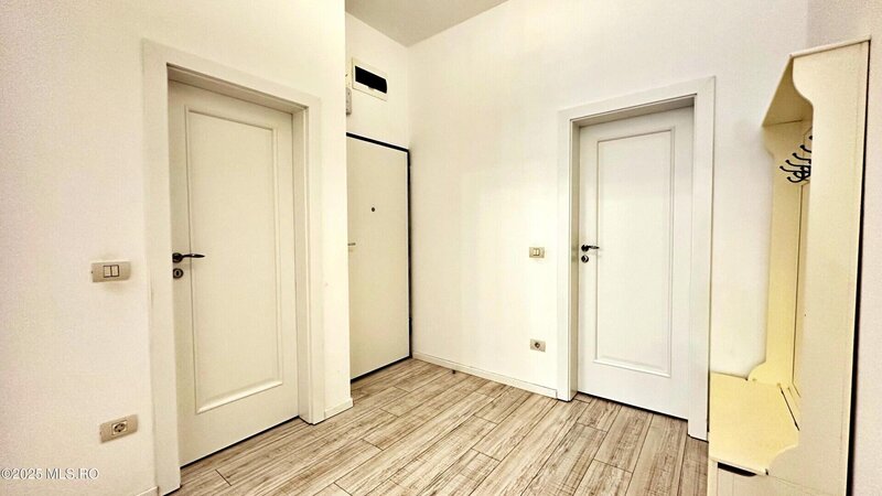 C-ta, Bd. Mamaia apartament 3 camere etaj 1, 95.42 mpt, comision 0%