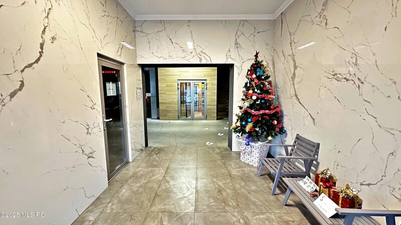 C-ta, Bd. Mamaia apartament 3 camere etaj 1, 95.42 mpt, comision 0%